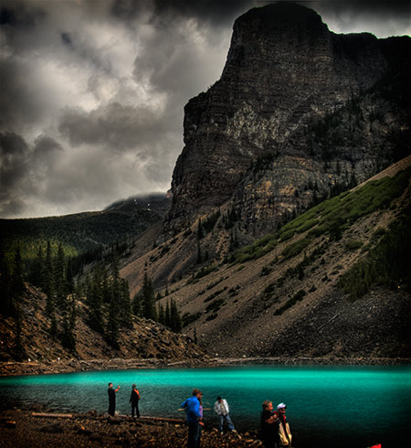 alien landing under the lake